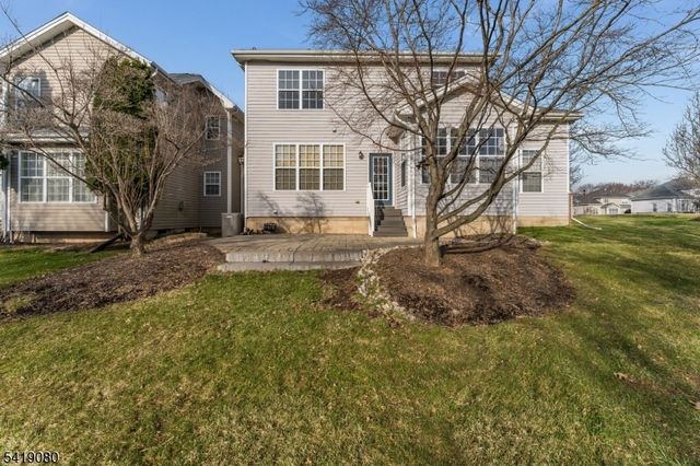44 Colts Ln, Raritan Twp., NJ 08822
