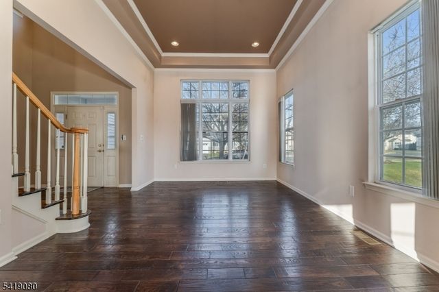 44 Colts Ln, Raritan Twp., NJ 08822