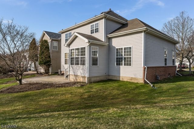 44 Colts Ln, Raritan Twp., NJ 08822