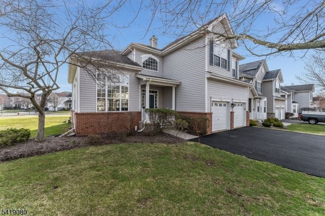 44 Colts Ln, Raritan Twp., NJ 08822