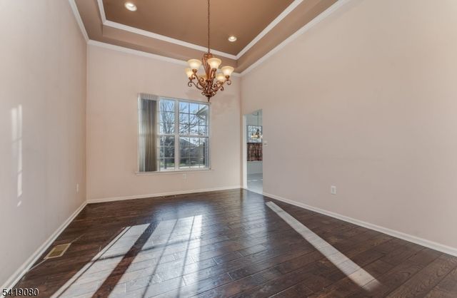 44 Colts Ln, Raritan Twp., NJ 08822