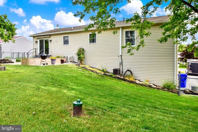 1228 CANDICE LN, Chambersburg, PA 17201