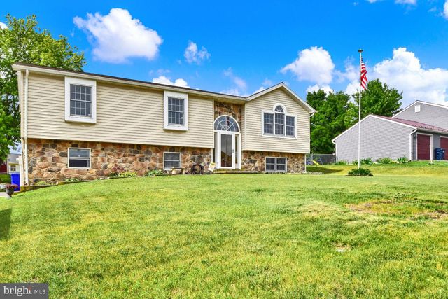 1228 CANDICE LN, Chambersburg, PA 17201