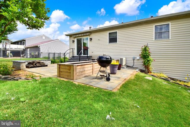 1228 CANDICE LN, Chambersburg, PA 17201