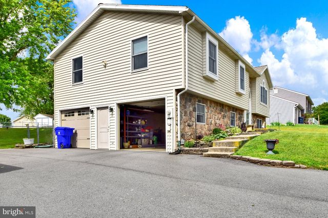 1228 CANDICE LN, Chambersburg, PA 17201