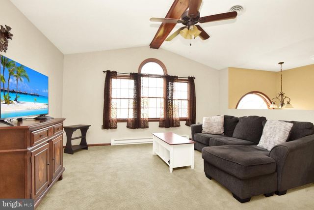 1228 CANDICE LN, Chambersburg, PA 17201
