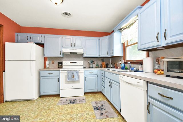 1228 CANDICE LN, Chambersburg, PA 17201