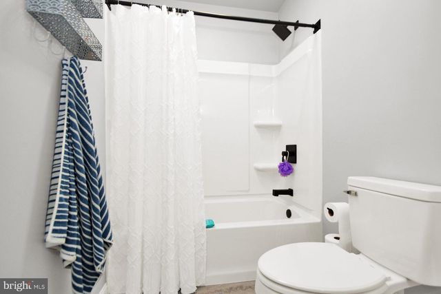 1228 CANDICE LN, Chambersburg, PA 17201