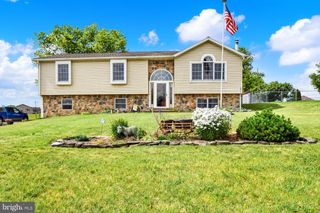 1228 CANDICE LN, Chambersburg, PA 17201