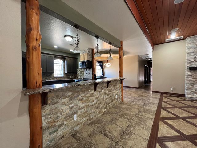 665 Wilson RD, Red Rock, TX 78662