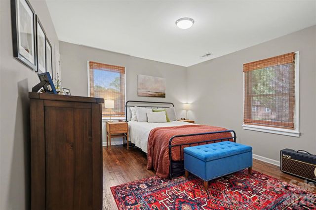 204 N Oak Street, Lowell, NC 28098