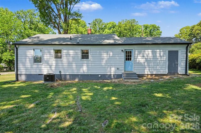 204 N Oak Street, Lowell, NC 28098