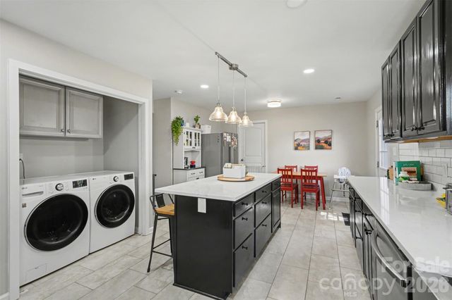 204 N Oak Street, Lowell, NC 28098