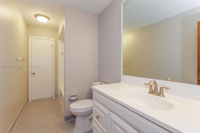 878 Daffodil Dr, Wellington, FL 33414