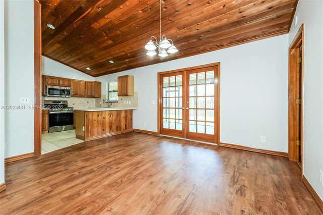 878 Daffodil Dr, Wellington, FL 33414