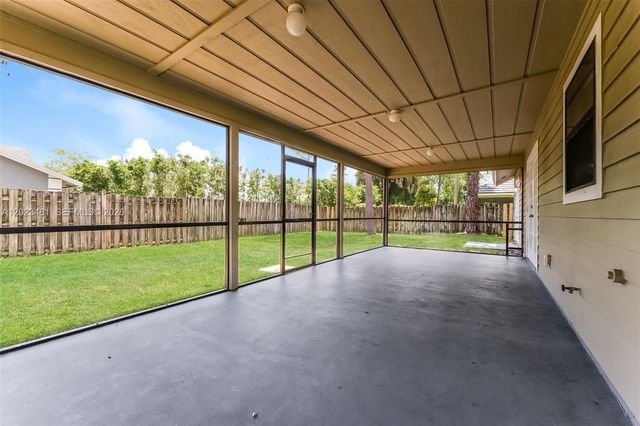 878 Daffodil Dr, Wellington, FL 33414
