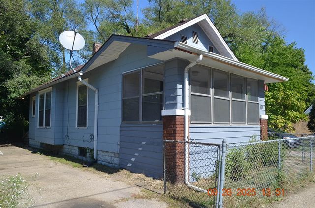 171 E Empire Avenue, Benton Harbor, MI 49022