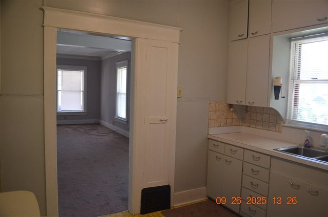 171 E Empire Avenue, Benton Harbor, MI 49022