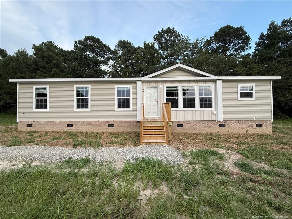 90 Brandywine Drive, Saint Pauls, NC 28384