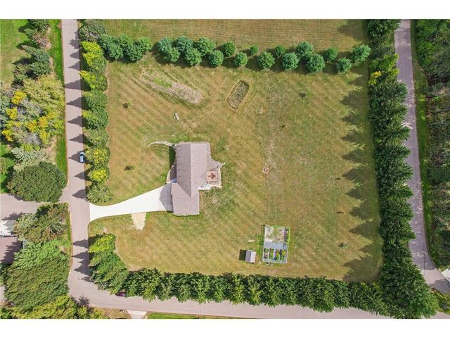 23 Hilltop Road, Houlton, WI 54082