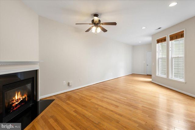 19449 COPPERMINE SQ, Leesburg, VA 20176