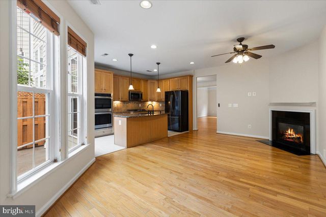 19449 COPPERMINE SQ, Leesburg, VA 20176