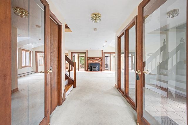 215 North St, Upton, MA 01568