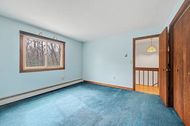 215 North St, Upton, MA 01568