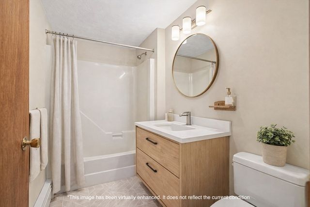 215 North St, Upton, MA 01568