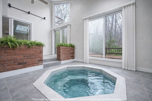 215 North St, Upton, MA 01568