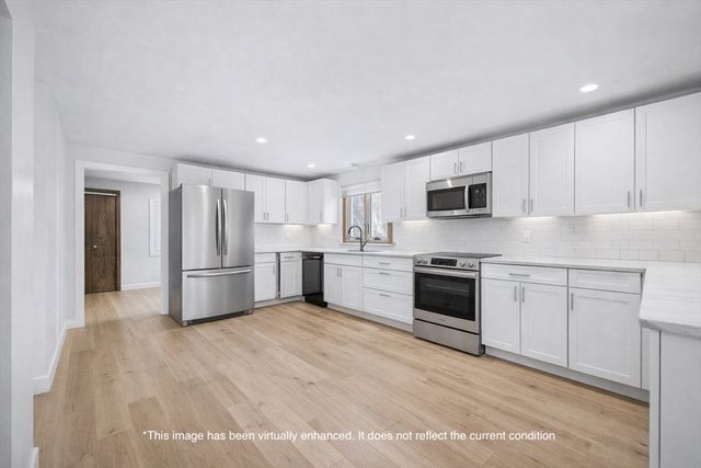 215 North St, Upton, MA 01568