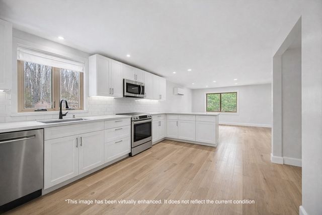 215 North St, Upton, MA 01568