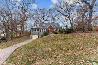 2019 11TH Street Place, East Moline, IL 61244