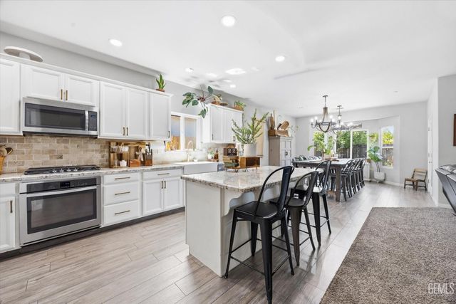 15002 Southernwood Avenue, Bakersfield, CA 93314