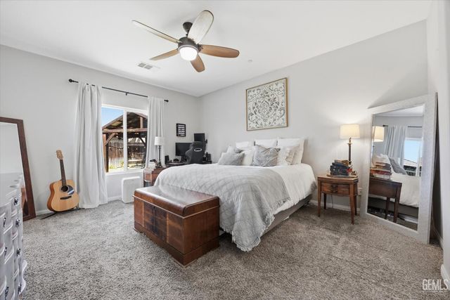 15002 Southernwood Avenue, Bakersfield, CA 93314