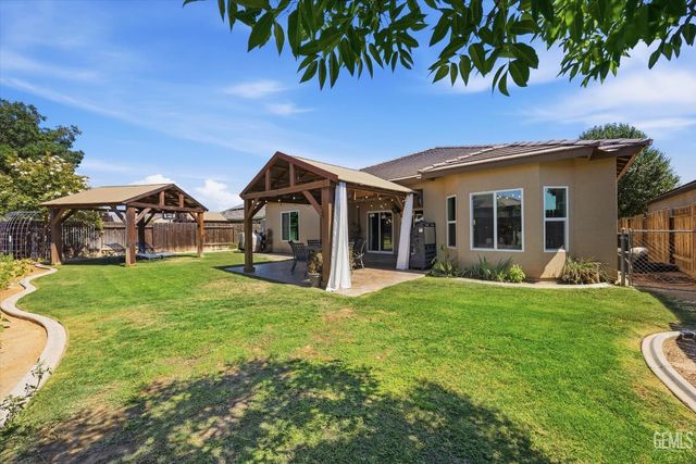 15002 Southernwood Avenue, Bakersfield, CA 93314