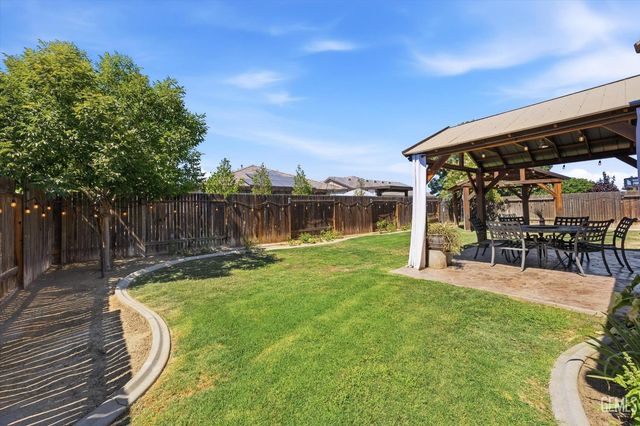 15002 Southernwood Avenue, Bakersfield, CA 93314