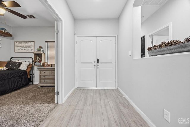 15002 Southernwood Avenue, Bakersfield, CA 93314