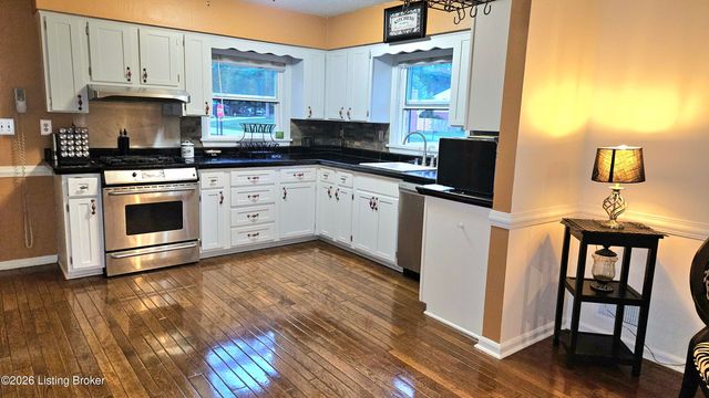 8919 Bingham Dr, Louisville, KY 40242