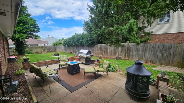 8919 Bingham Dr, Louisville, KY 40242