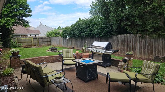 8919 Bingham Dr, Louisville, KY 40242