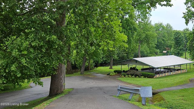 8919 Bingham Dr, Louisville, KY 40242