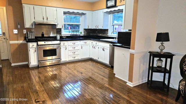 8919 Bingham Dr, Louisville, KY 40242