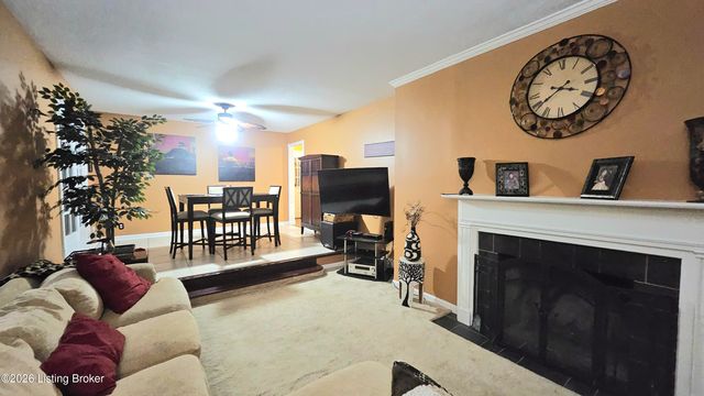 8919 Bingham Dr, Louisville, KY 40242
