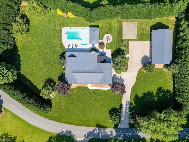 121 Fescue Drive, Advance, NC 27006