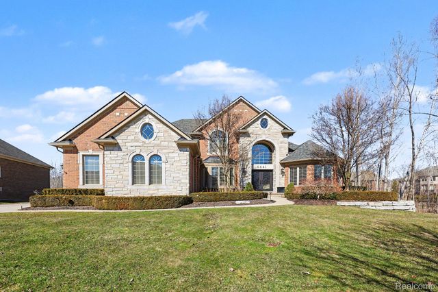 6641 Shadydale Drive, Shelby Charter Township, MI 48316