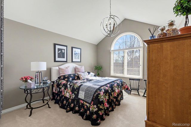 6641 Shadydale Drive, Shelby Charter Township, MI 48316