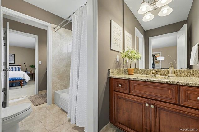 6641 Shadydale Drive, Shelby Charter Township, MI 48316