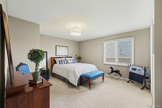 6641 Shadydale Drive, Shelby Charter Township, MI 48316