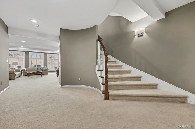 6641 Shadydale Drive, Shelby Charter Township, MI 48316